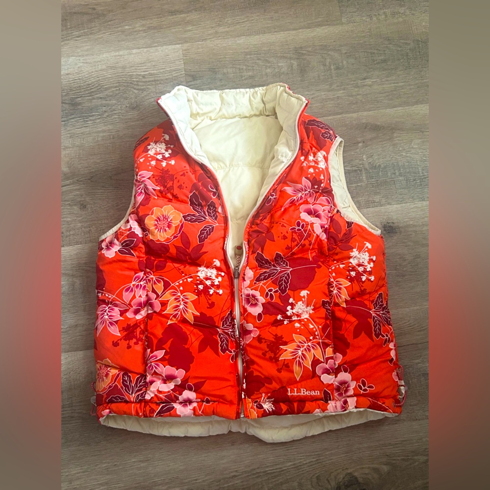 LL Bean Woman Red Floral Quilted Puffer Vest Reversible Fall/Winter Size Small